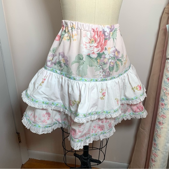 HANDMADE Rose Mini Ruffle Skirt - Picture 4 of 8